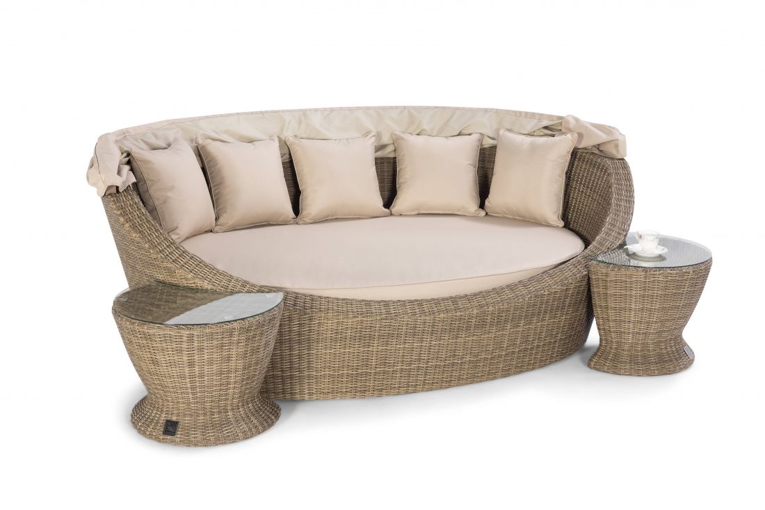 Winchester Daybed with Side Tables