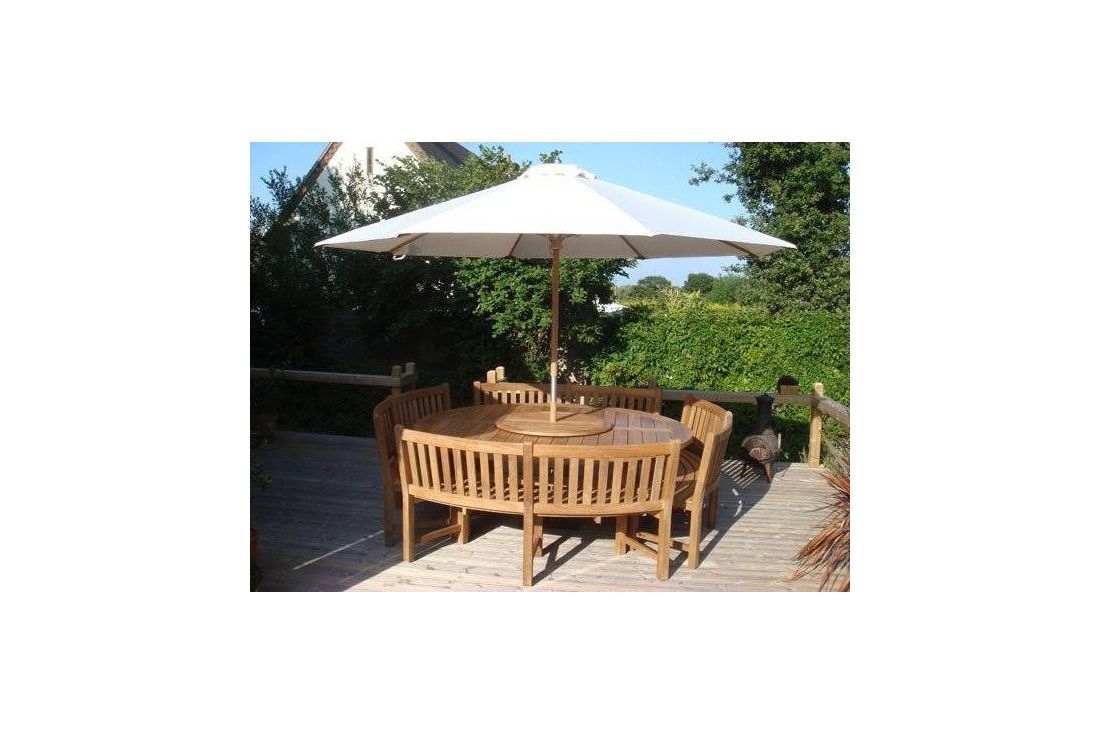Chunky 210cm dia teak table with contour benches & parasol