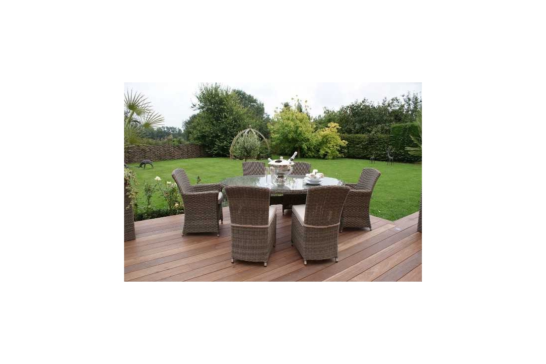 Winchester Oval Table with 2 Cava and 4 Armless Chairs