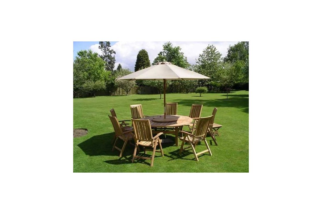 Chunky 180cm table, 8 recliners & parasol